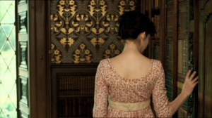 Anne Hathaway en la película La joven Jane Austen